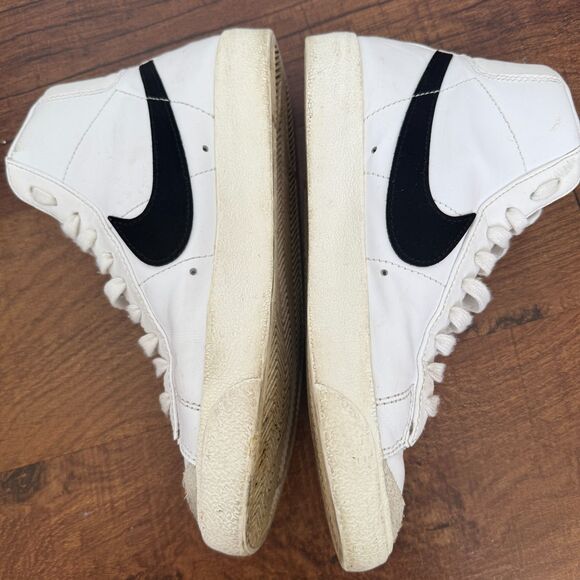 Nike Blazer Mid 77 Shoes Womens Size 8 Retro Classics CZ1055-100 Swoosh - Picture 6 of 8